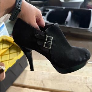 FIONI Clothing Black Heeled Ankle Boots